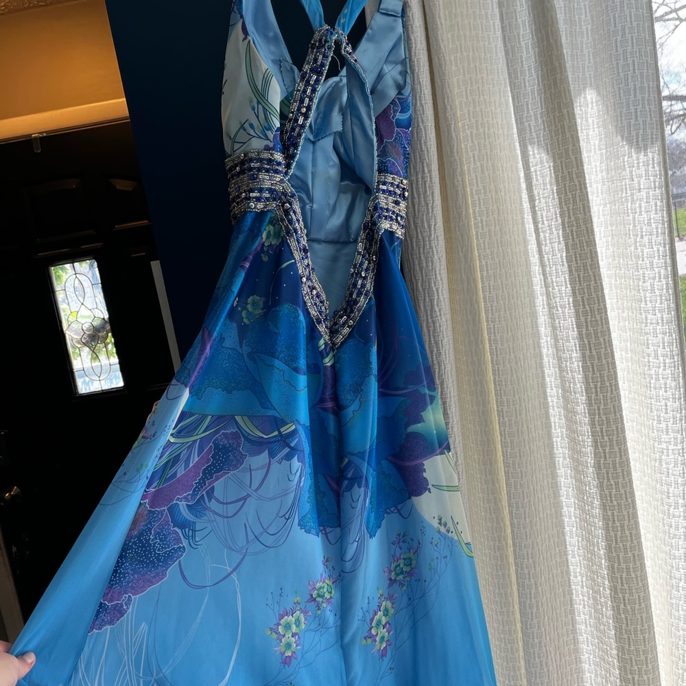 Prom Dress - Picture 2 of 3